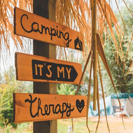 Olive Camping Himare Luaran gambar