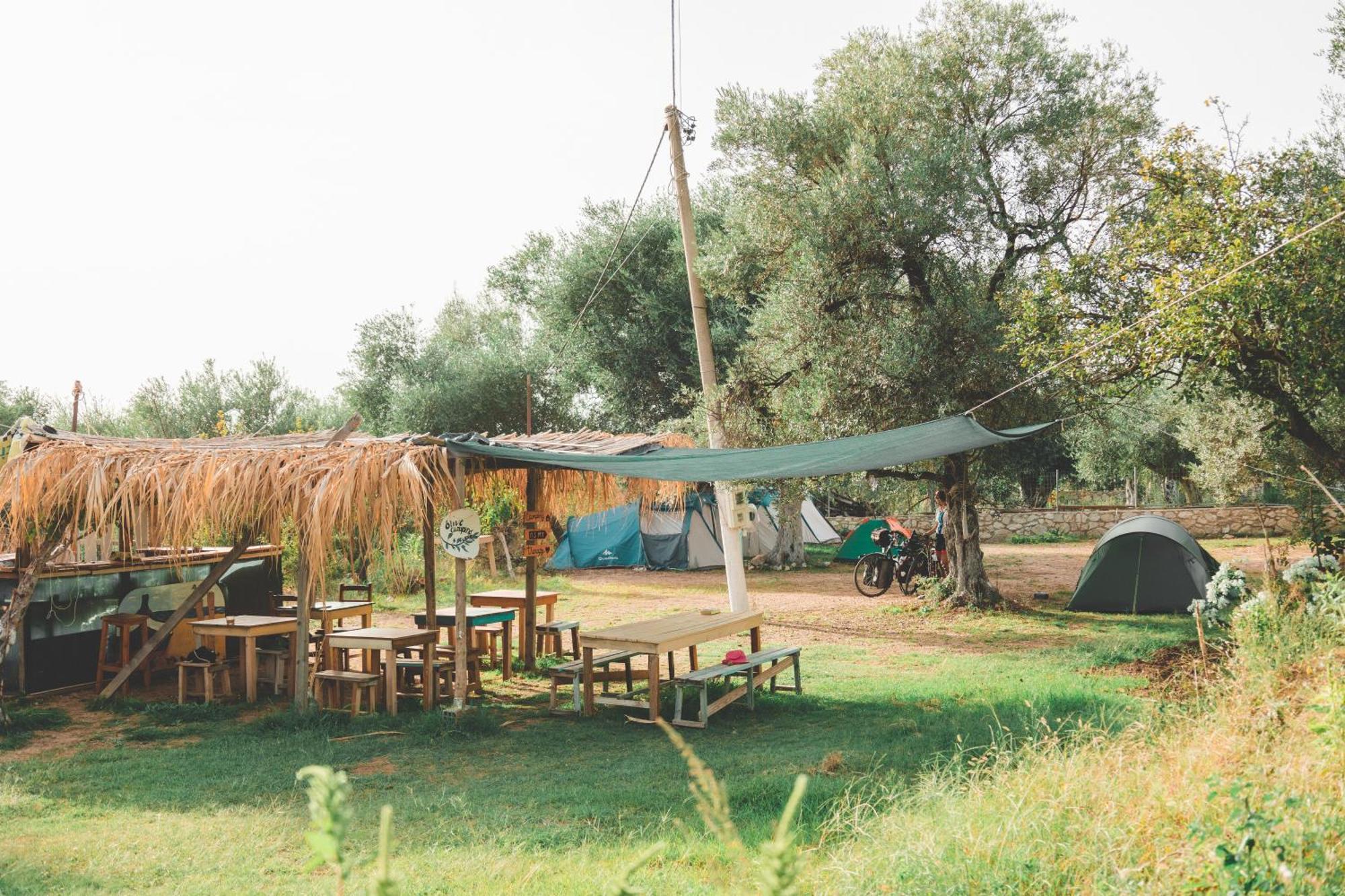 Olive Camping Himare Luaran gambar