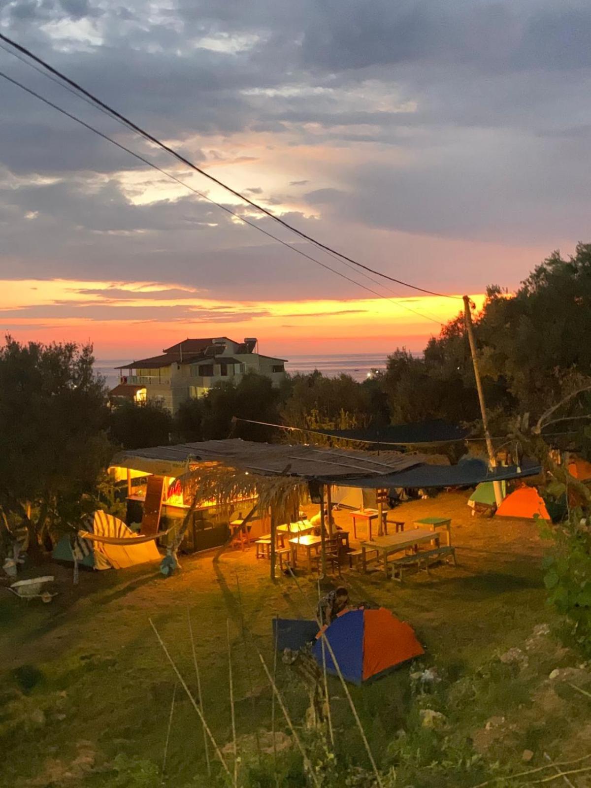 Olive Camping Himare Luaran gambar